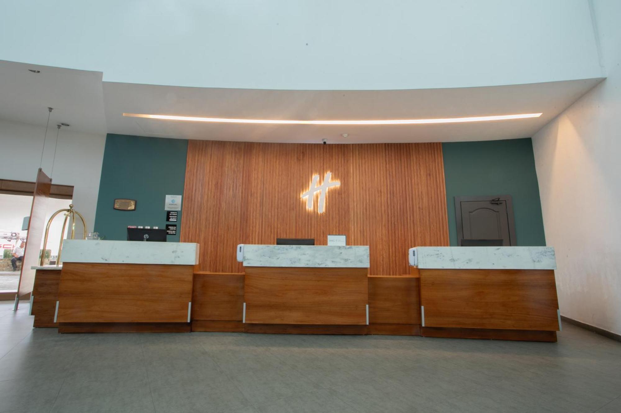Holiday Inn San Salvador By Ihg Exterior photo